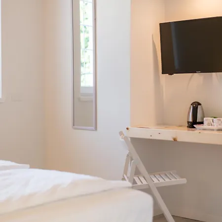 R&b Al Bed & Breakfast Domaso