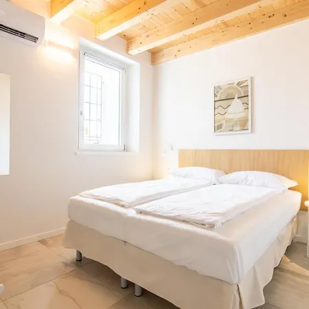 R&b Al Bed & Breakfast Domaso