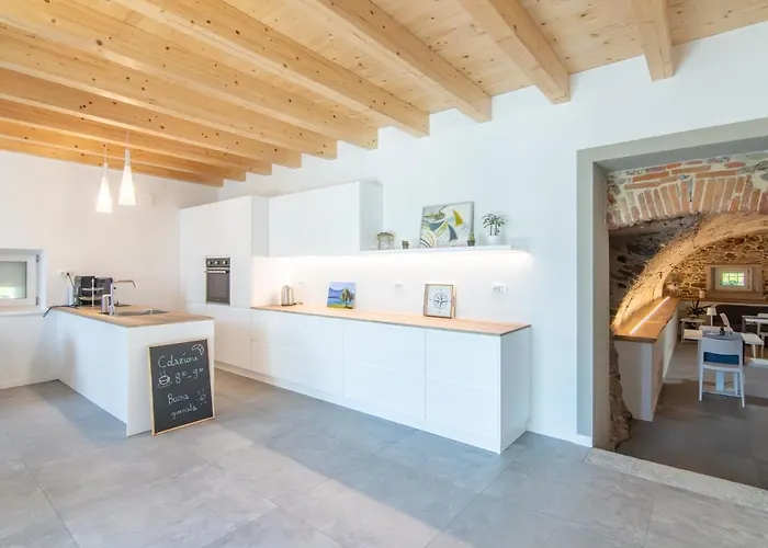 R&b Al 3* דומאסו