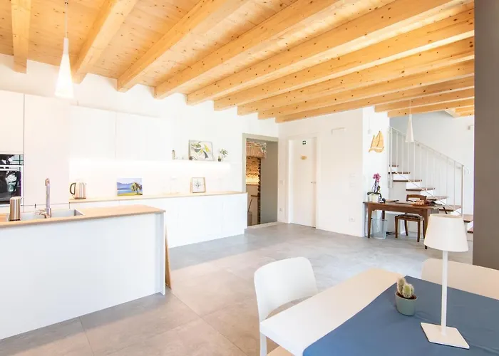 R&b Al Bed & Breakfast Domaso