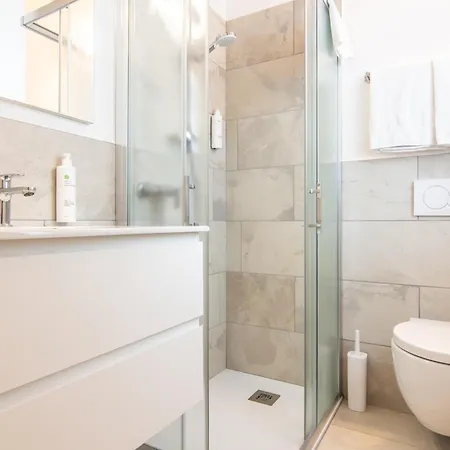 R&b Al Oda ve Kahvaltı